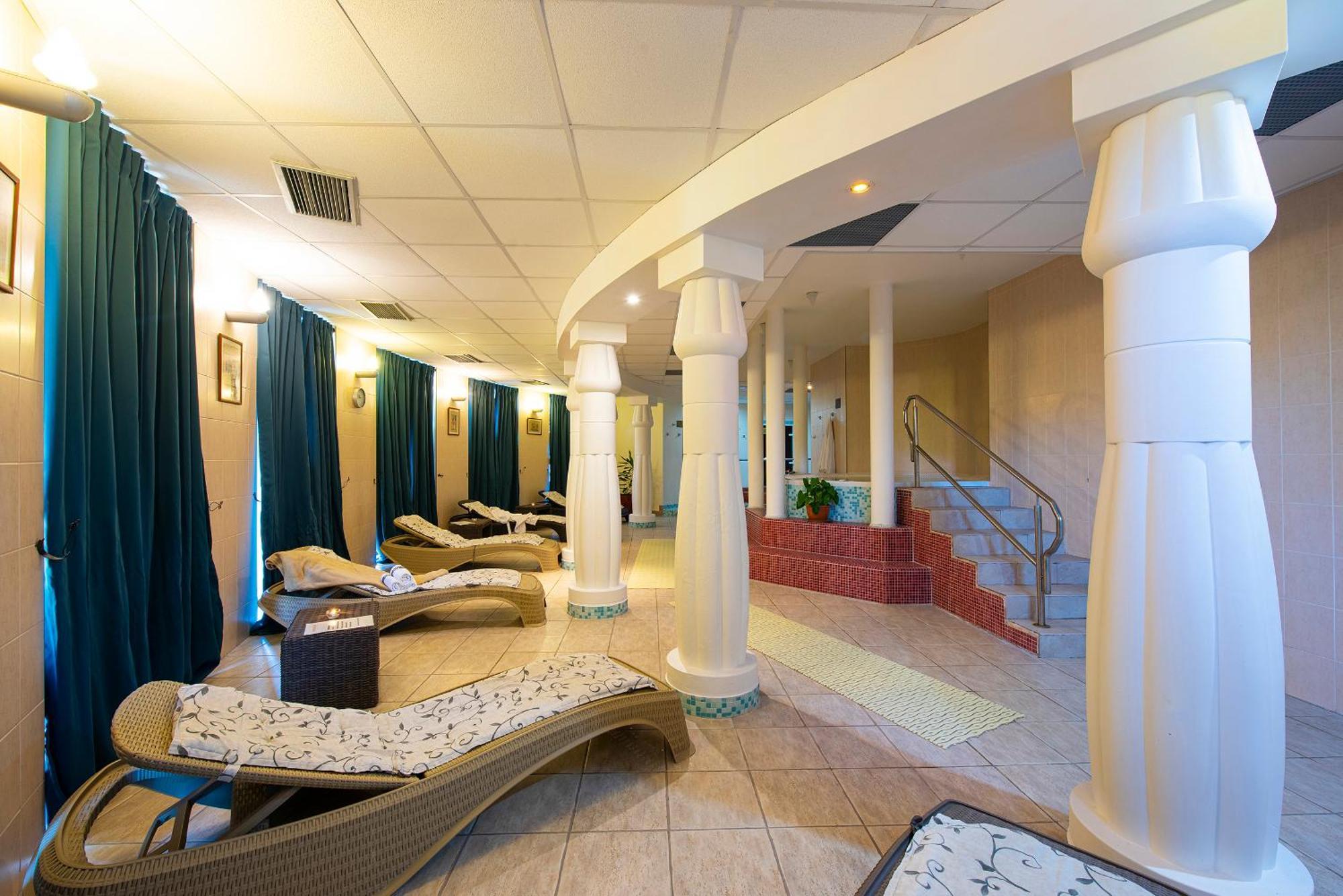 President Hotel Montfort Zdiar Exterior photo